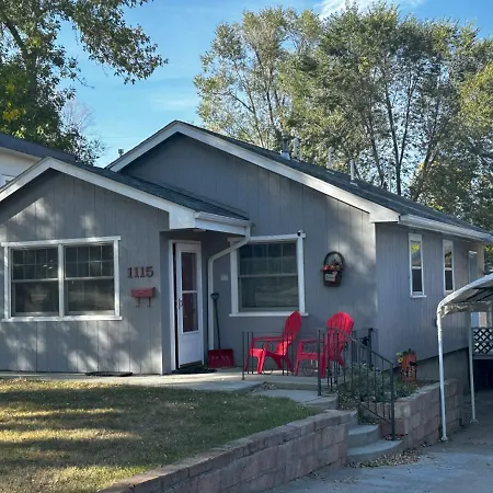 Barb'S And Bo'S Cozy Home With Office And Covered Parking
